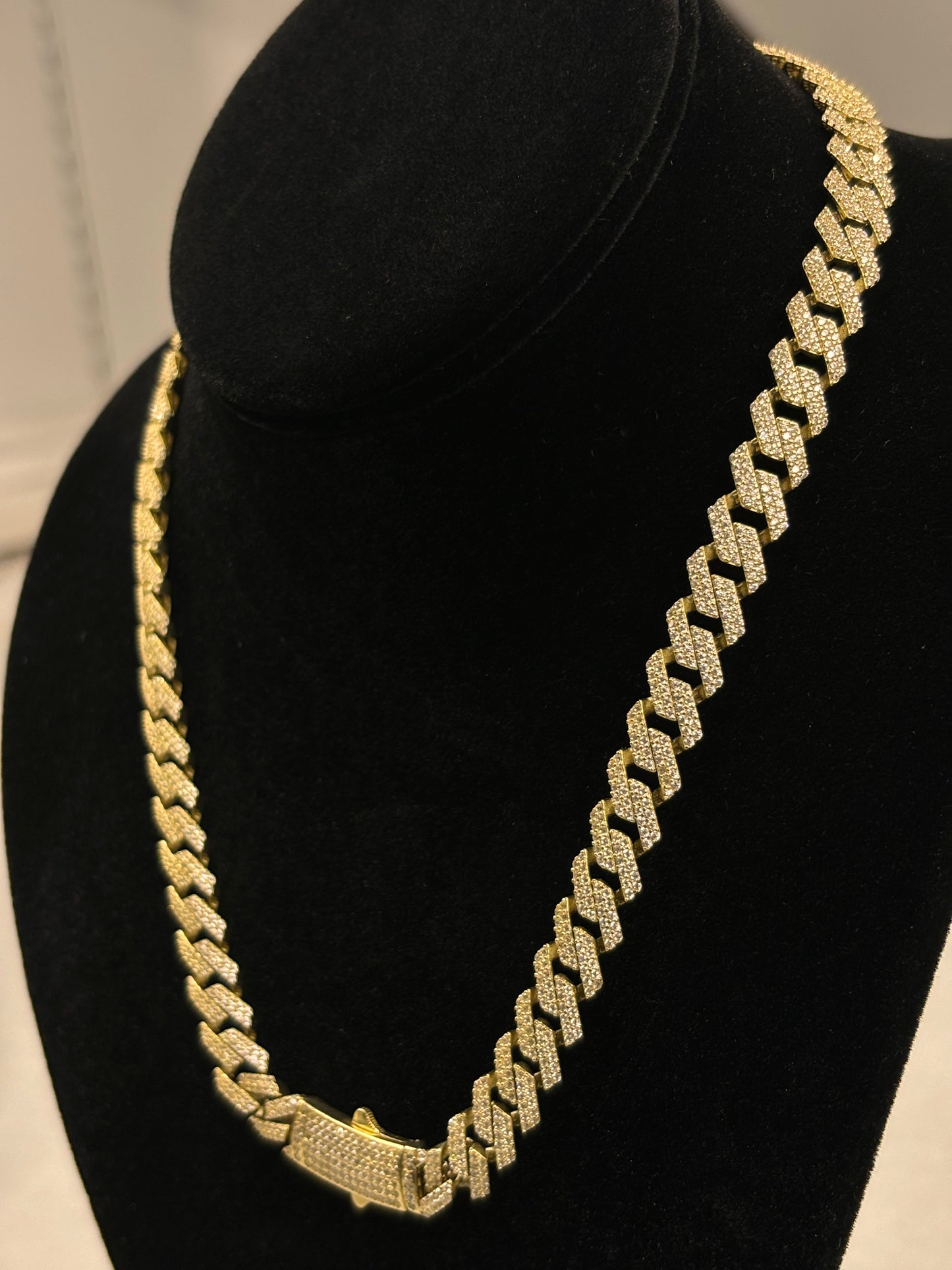 Bold 14K Gold Cuban Link Chain