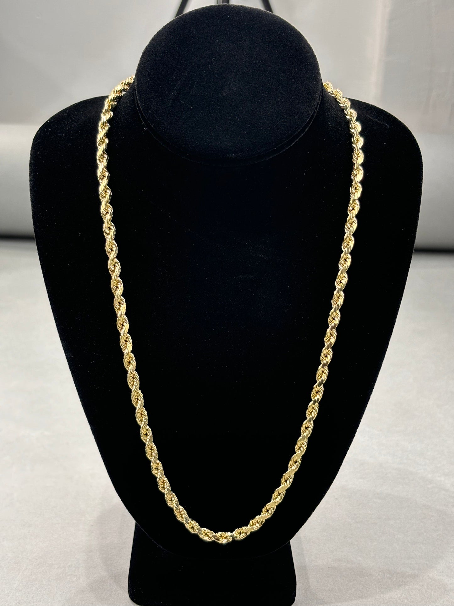 Elegant 14K Gold Rope Chain Necklace